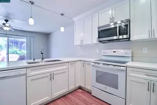 126 Woodview Ct, Martinez, CA 94553 - Photo 14