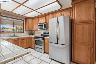 6894 Heath Ct, Pleasanton, CA 94588 - Photo 16