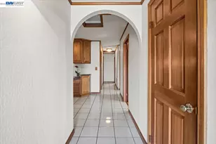 6894 Heath Ct, Pleasanton, CA 94588 - Photo 8