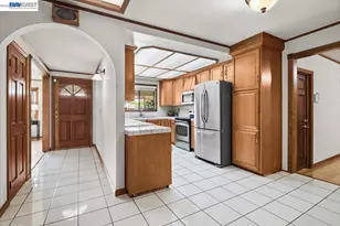 6894 Heath Ct, Pleasanton, CA 94588 - Photo 12