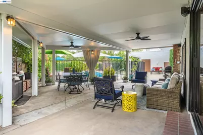 918 Saint Catherine Way, Claremont, CA 91711 - Photo 26
