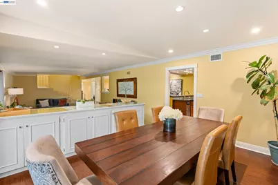 918 Saint Catherine Way, Claremont, CA 91711 - Photo 6