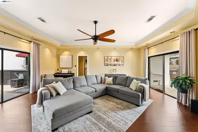 918 Saint Catherine Way, Claremont, CA 91711 - Photo 12