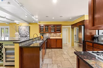 918 Saint Catherine Way, Claremont, CA 91711 - Photo 8