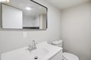 2469 Potter St, Oakland, CA 94601 - Photo 20