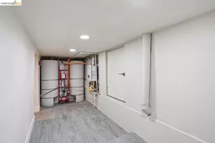 2469 Potter St, Oakland, CA 94601 - Photo 28