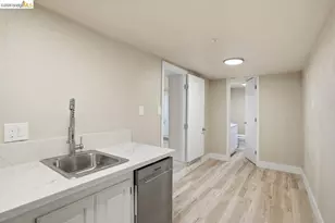 2469 Potter St, Oakland, CA 94601 - Photo 32