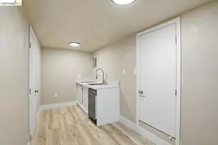 2469 Potter St, Oakland, CA 94601 - Photo 30
