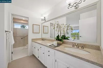 101 Warfield Dr, Moraga, CA 94556 - Photo 24
