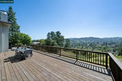 101 Warfield Dr, Moraga, CA 94556 - Photo 10