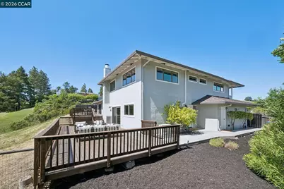 101 Warfield Dr, Moraga, CA 94556 - Photo 34