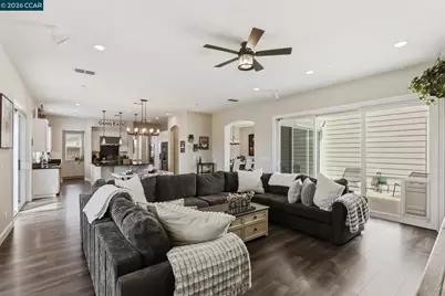 8034 Jura Pl, El Dorado Hills, CA 95762 - Photo 6