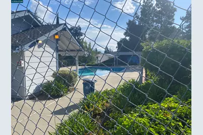 4864 Shadowfalls Dr, Martinez, CA 94553 - Photo 32