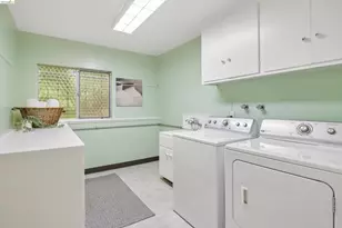1 Woodcrest Cir, Oakland, CA 94602 - Photo 30
