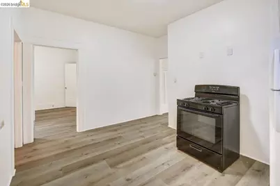 832 7th Ave, Oakland, CA 94606 - Photo 6