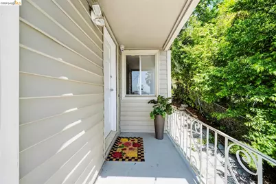 6914 Outlook Ave, Oakland, CA 94605 - Photo 4