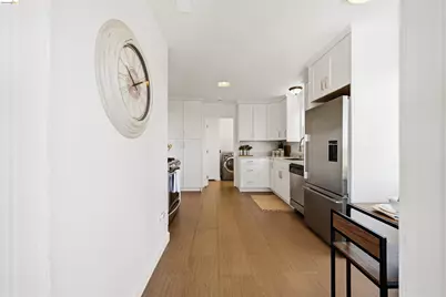 6914 Outlook Ave, Oakland, CA 94605 - Photo 18