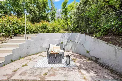 6914 Outlook Ave, Oakland, CA 94605 - Photo 32