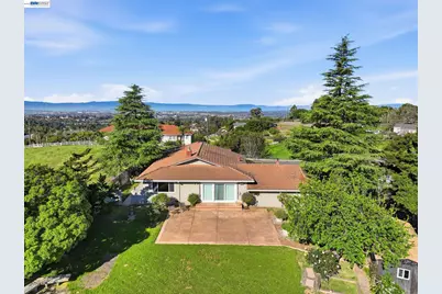 26446 Fairview, Castro Valley, CA 94542 - Photo 4