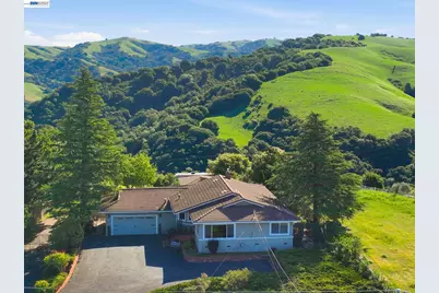 26446 Fairview, Castro Valley, CA 94542 - Photo 6