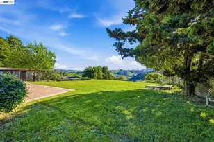 26446 Fairview, Castro Valley, CA 94542 - Photo 10