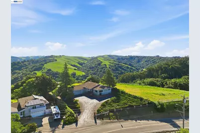 26446 Fairview, Castro Valley, CA 94542 - Photo 20