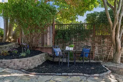 2317 Mira Vista Dr, El Cerrito, CA 94530 - Photo 2