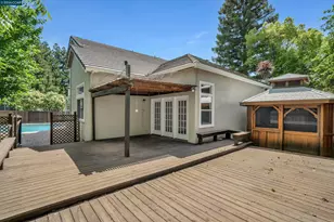 2208 Fieldcrest Ct, Fairfield, CA 94534 - Photo 32