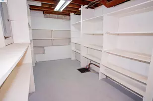 70 St James Pl, Piedmont, CA 94611 - Photo 32