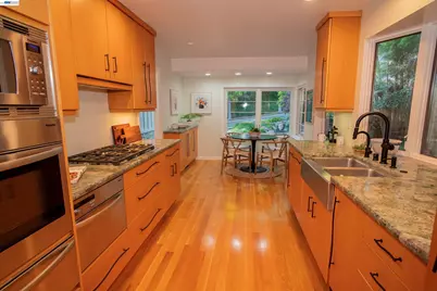 70 St James Pl, Piedmont, CA 94611 - Photo 6