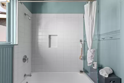 6434 Regent St, Oakland, CA 94618 - Photo 40