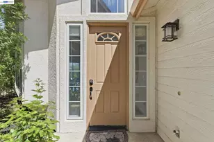 5630 Highcrest Ct, Pleasanton, CA 94588 - Photo 4
