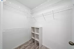 227 Clearpointe Dr, Vallejo, CA 94591 - Photo 22