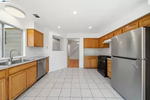 227 Clearpointe Dr, Vallejo, CA 94591 - Photo 12