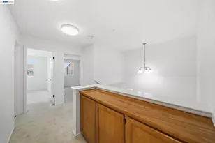 227 Clearpointe Dr, Vallejo, CA 94591 - Photo 16