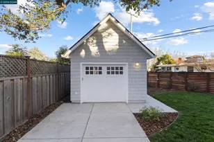 524 Oak Grove Ave, Burlingame, CA 94010 - Photo 30