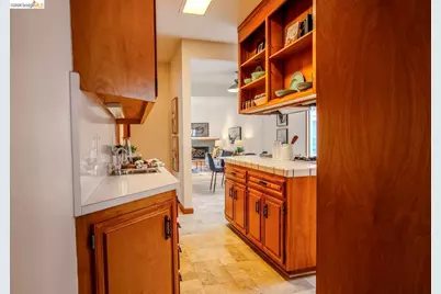6406 Mystic, Oakland, CA 94618 - Photo 14