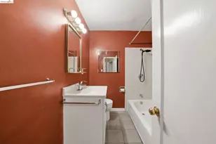 2257 Park Blvd, Oakland, CA 94606 - Photo 20