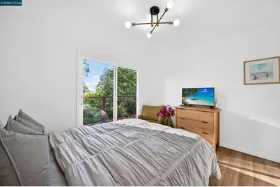 230 Fairlawn Dr, Berkeley, CA 94708 - Photo 18