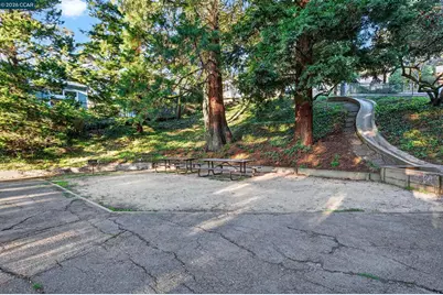 230 Fairlawn Dr, Berkeley, CA 94708 - Photo 46