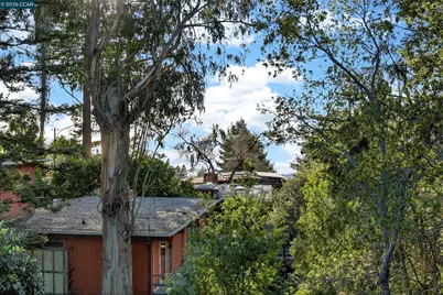 230 Fairlawn Dr, Berkeley, CA 94708 - Photo 44