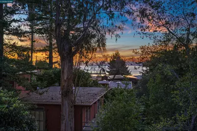 230 Fairlawn Dr, Berkeley, CA 94708 - Photo 54
