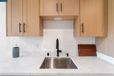 710 22nd #203, Oakland, CA 94606 - Photo 18