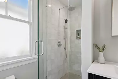 1021 Longridge Rd, Oakland, CA 94610 - Photo 48