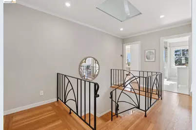 1021 Longridge Rd, Oakland, CA 94610 - Photo 32