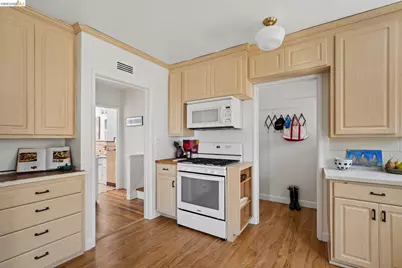 4282 Fruitvale Ave, Oakland, CA 94602 - Photo 14