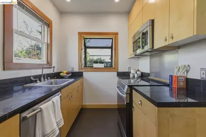 962 55th St, Oakland, CA 94608 - Photo 22