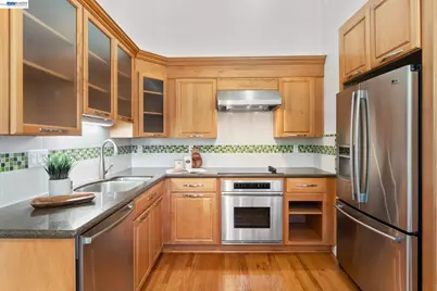 32317 Pegasus Court, Union City, CA 94587 - Photo 18