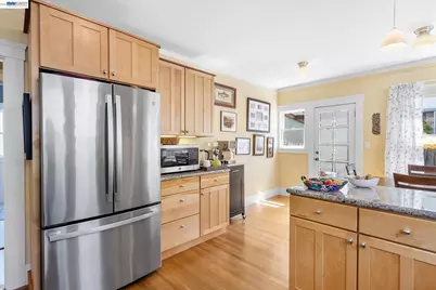1610 Pacific Ave., Alameda, CA 94501 - Photo 14