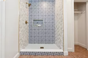 6000 Rockridge Blvd, Oakland, CA 94618 - Photo 30